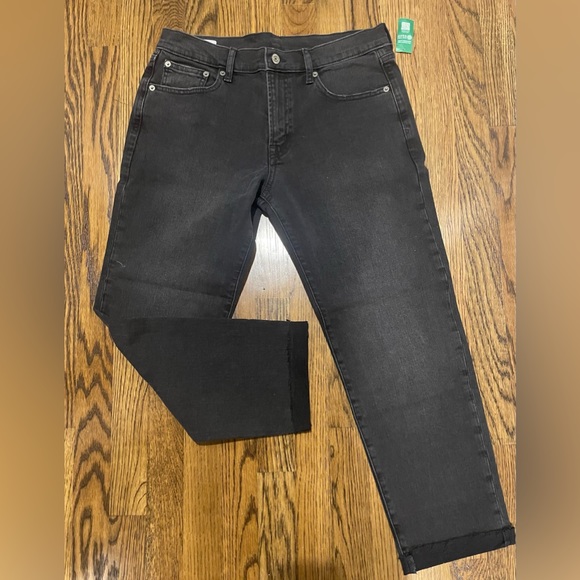 👖Gap Denim NWT - Girlfriend Mid Rise Black Jeans Size 28 / 6 Short - Picture 1 of 6